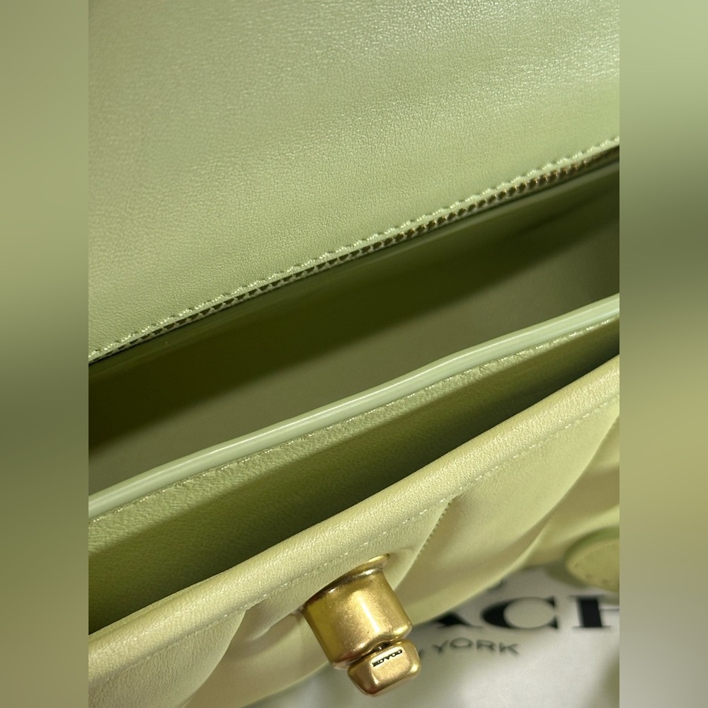 Coach Turnlock Clutch with Quilting‎ Bag - Picture 13 of 15